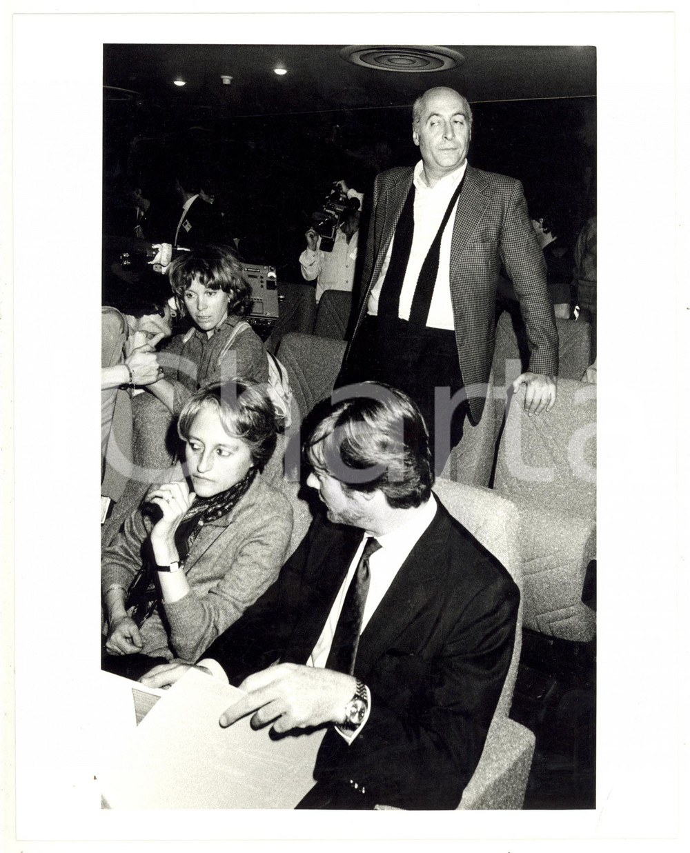 1985 ca COSTUME Renato e Franco ROSSELLINI nella platea di un cinema - Foto