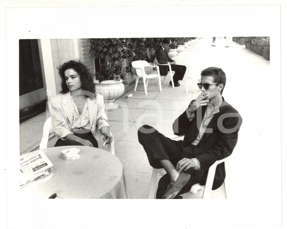 1985 ca COSTUME Attrice Giulia BOSCHI al bar con Giuseppe DE MITA *Foto