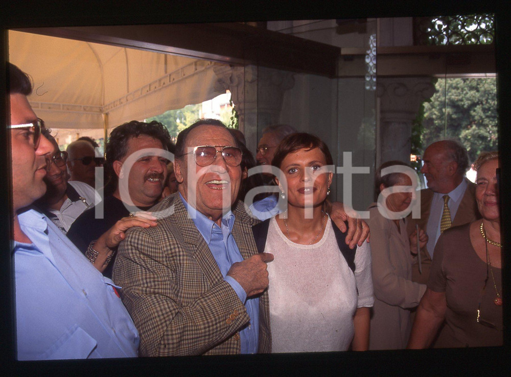 35mm vintage slide* 1995 VENEZIA ALBERTO SORDI con attrice ISABELLA FERRARI (3)