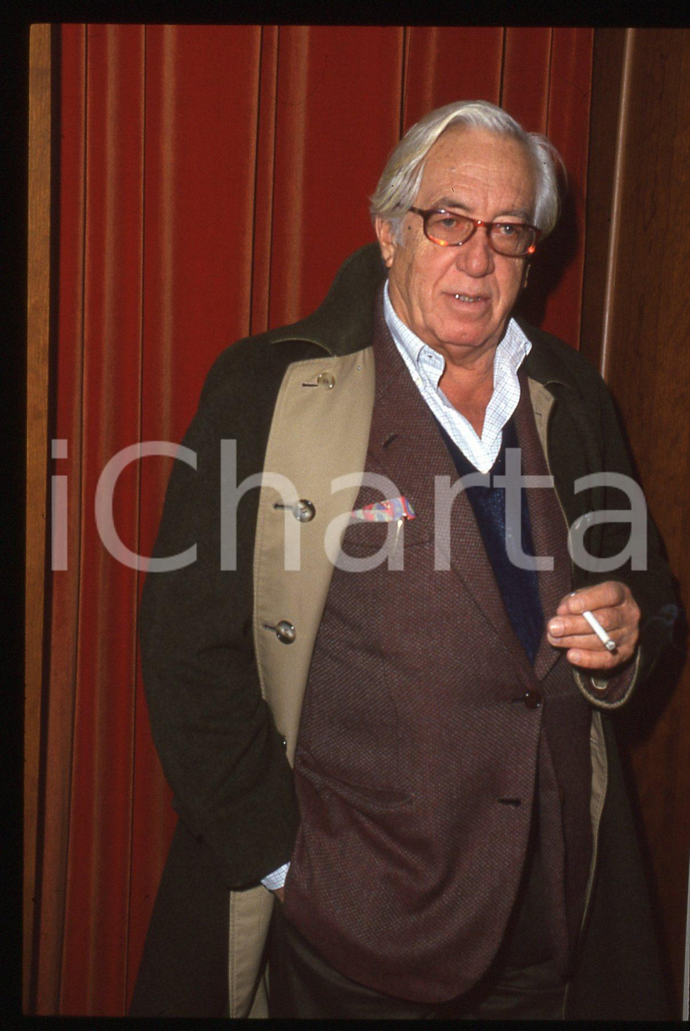 35mm vintage slide* 1990ca Regista GIUSEPPE PATRONI GRIFFI fuma sigaretta (5) 