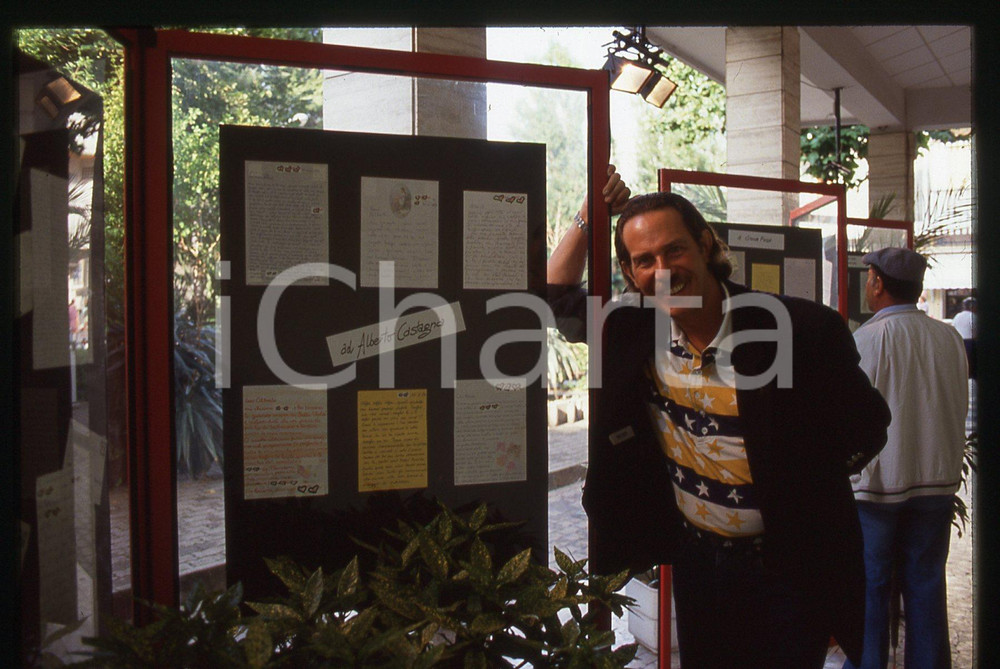 35mm vintage slide*1992 ALBERTO CASTAGNA con lettere ammiratori Fatti Vostri (8)