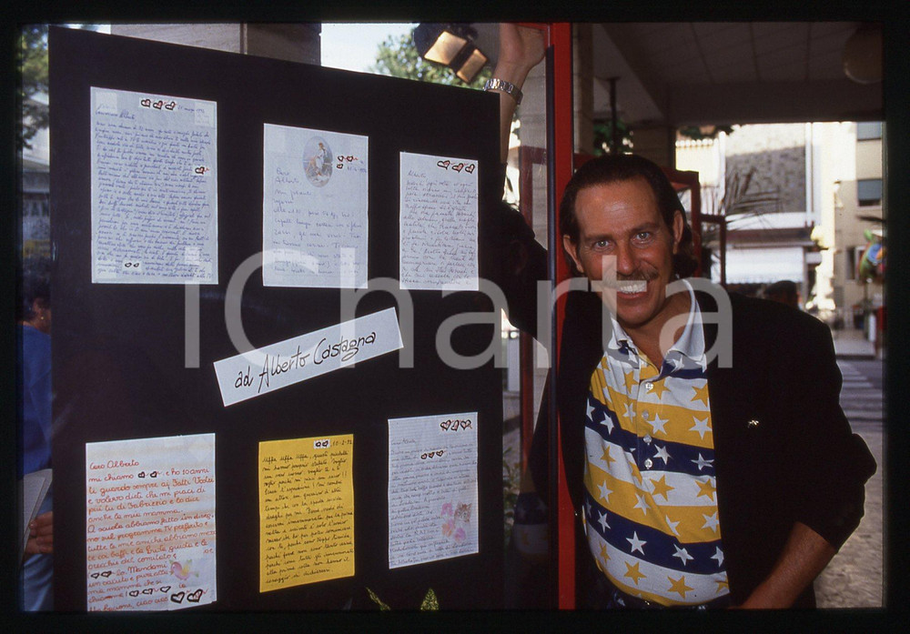 35mm vintage slide*1992 ALBERTO CASTAGNA con lettere ammiratori Fatti Vostri (9)