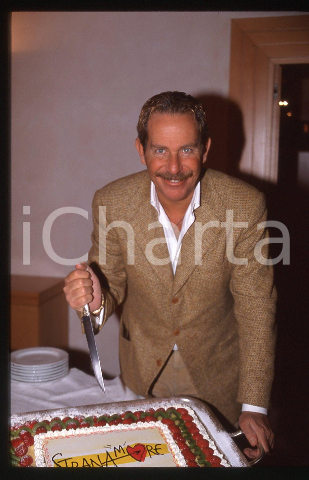 35mm vintage slide* 1995ca ALBERTO CASTAGNA con torta programma STRANAMORE (23)