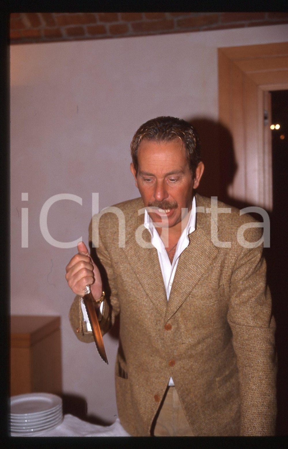 35mm vintage slide* 1995ca ALBERTO CASTAGNA con torta programma STRANAMORE (25)