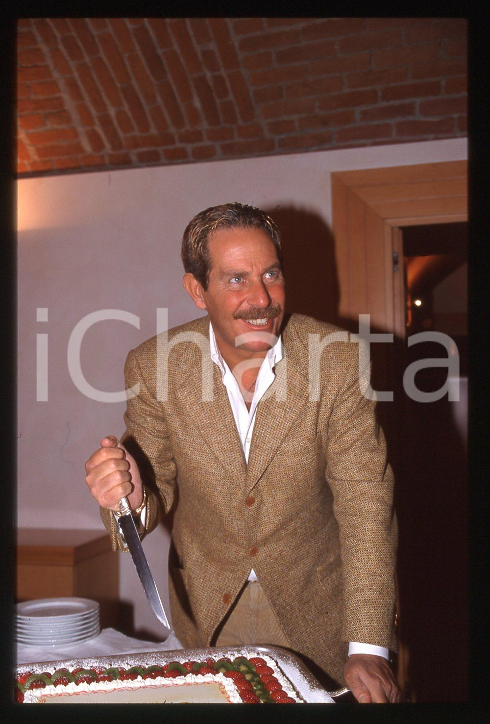 35mm vintage slide* 1995ca ALBERTO CASTAGNA con torta programma STRANAMORE (26)