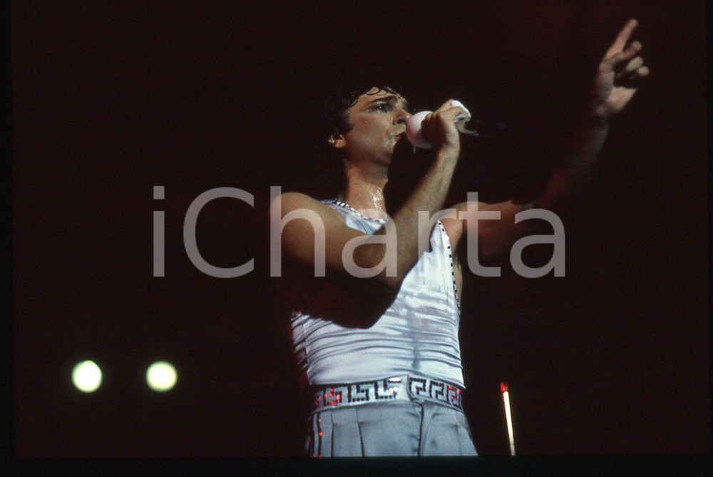 35mm vintage slide* 1986 Zero Tour RENATO ZERO durante un concerto (17)
