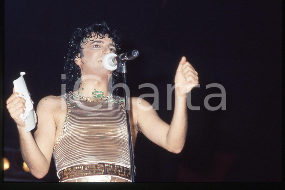 Fotografia d epoca originale 35mm vintage slide 1986 Zero Tour RENATO ZERO durante un concerto 60 1