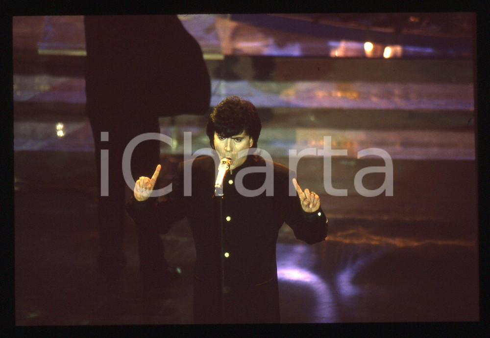 35mm vintage slide*1991 Festival Sanremo RENATO ZERO canta "Spalle al Muro" (15)