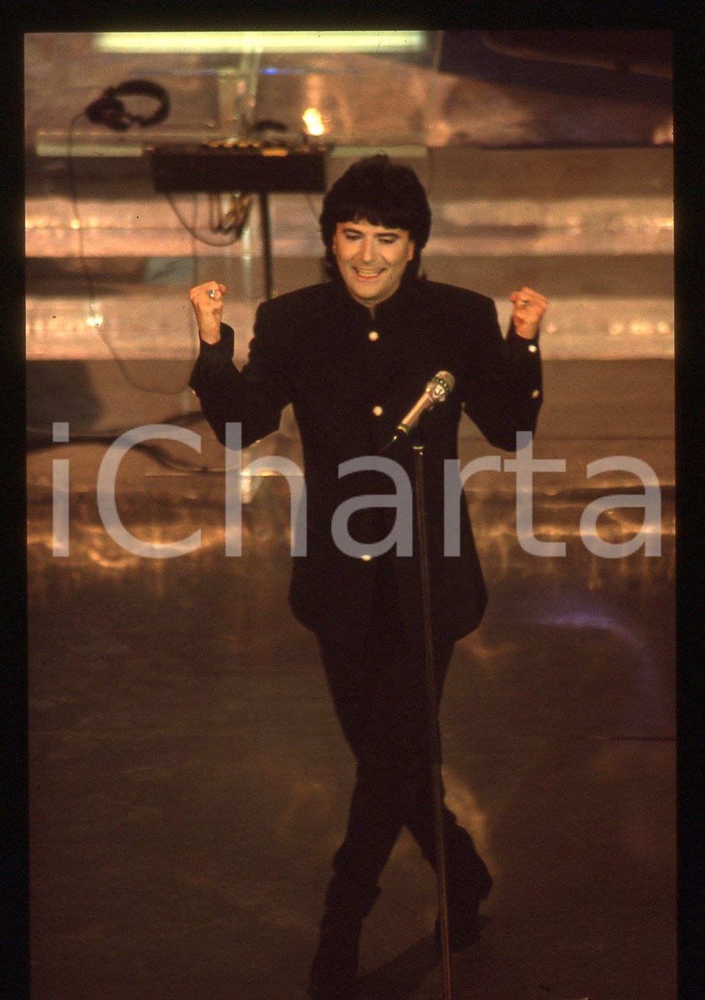 35mm vintage slide*1991 Festival Sanremo RENATO ZERO canta "Spalle al Muro" (35)