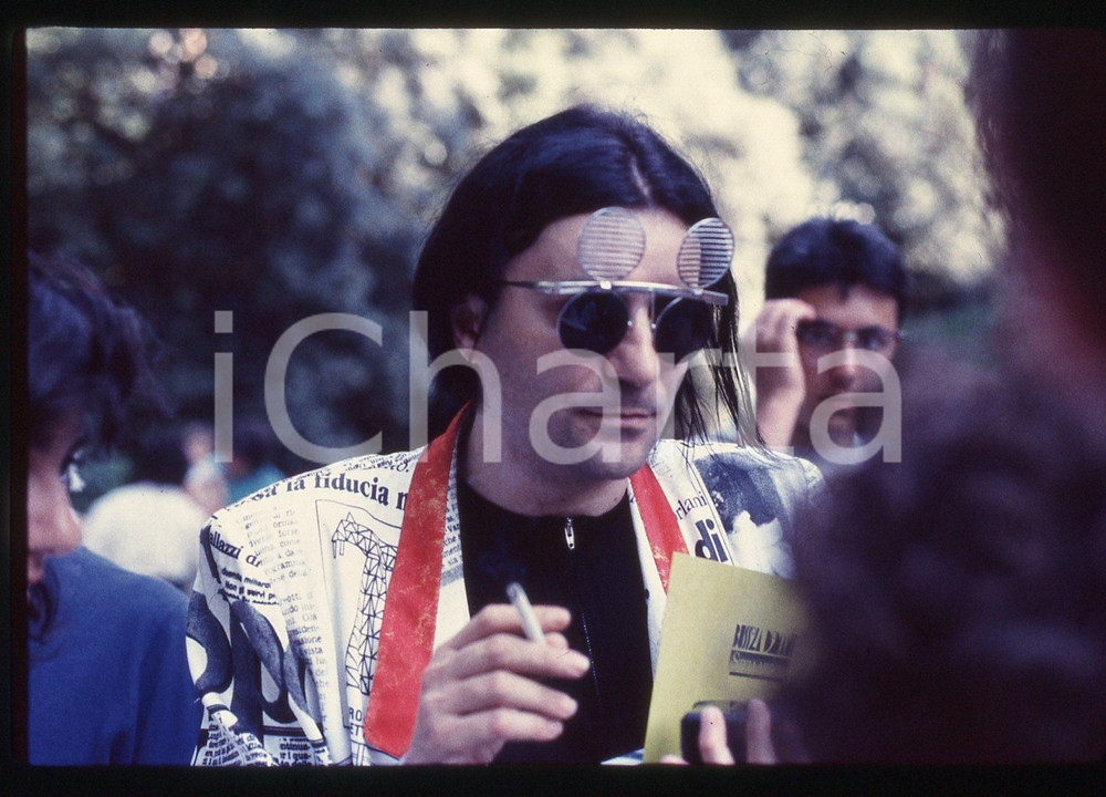 35mm vintage slide*1990ca La Versiliana RENATO ZERO con sigaretta (5)