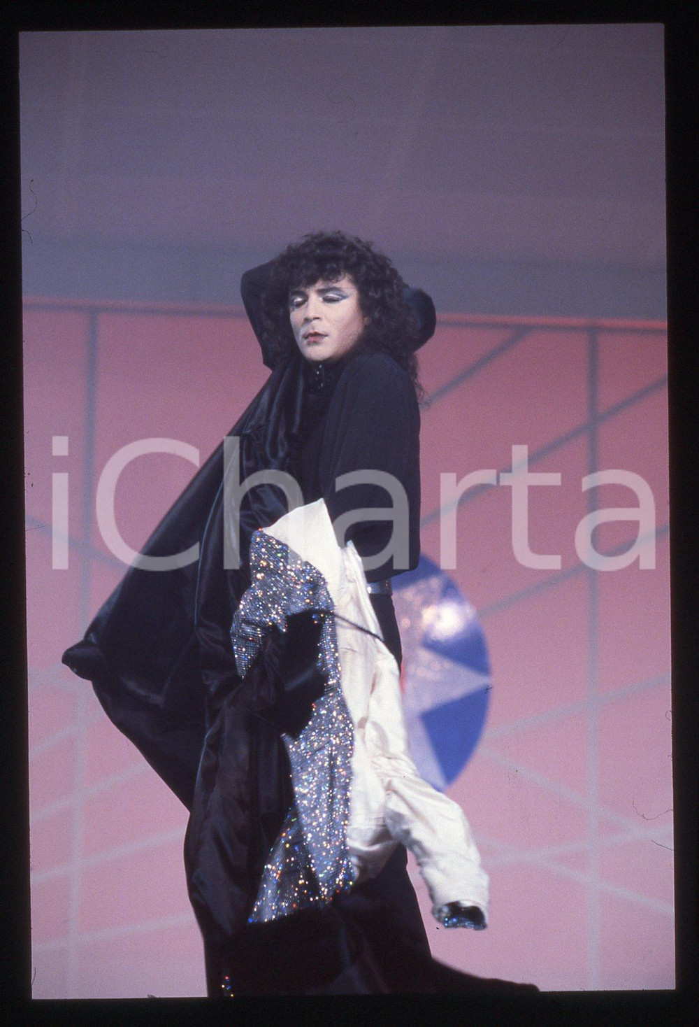 Fotografia d epoca originale 35mm vintage slide 1985ca Renato ZERO si esibisce in concerto 5 1