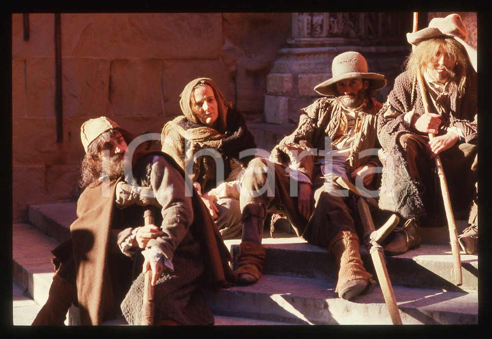 35mm vintage slide* 1989 I promessi Sposi di Salvatore NOCITA persone del popolo