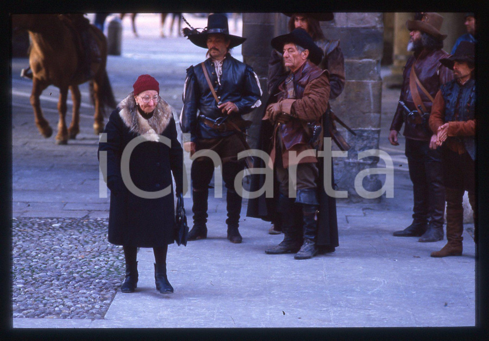 35mm vintage slide* 1989 I promessi regia Salvatore NOCITA intrusa sul set
