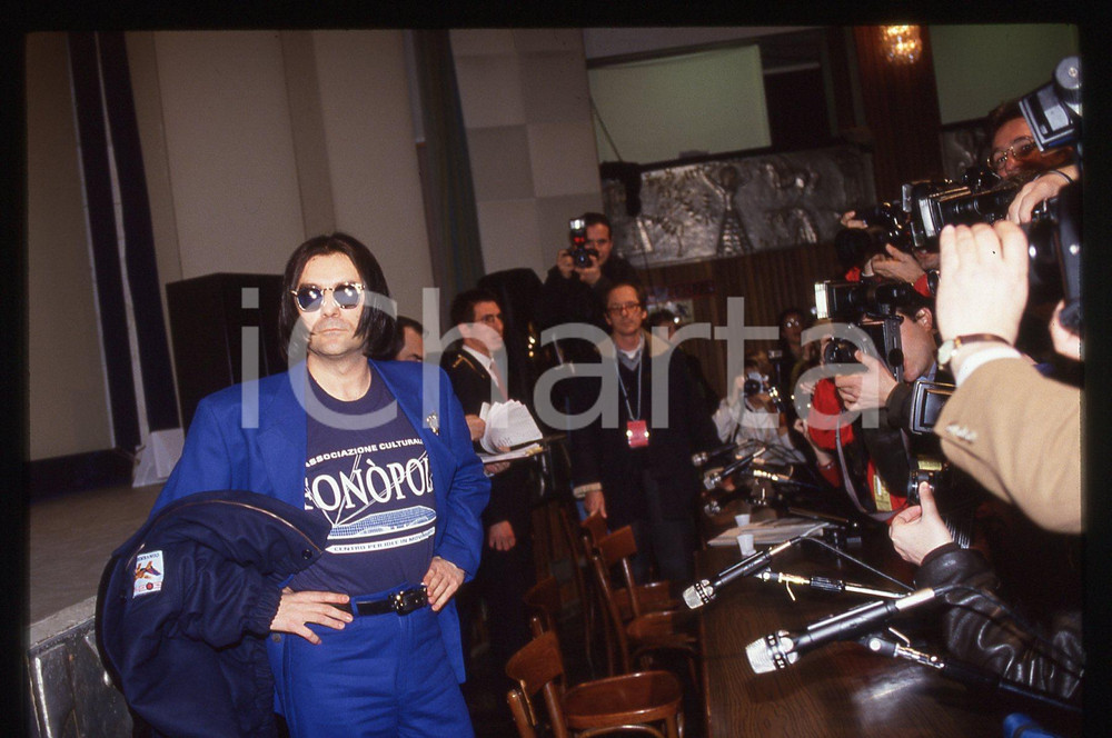 35mm vintage slide* 1990ca Renato ZERO durante conferenza stampa Fonòpoli (2)