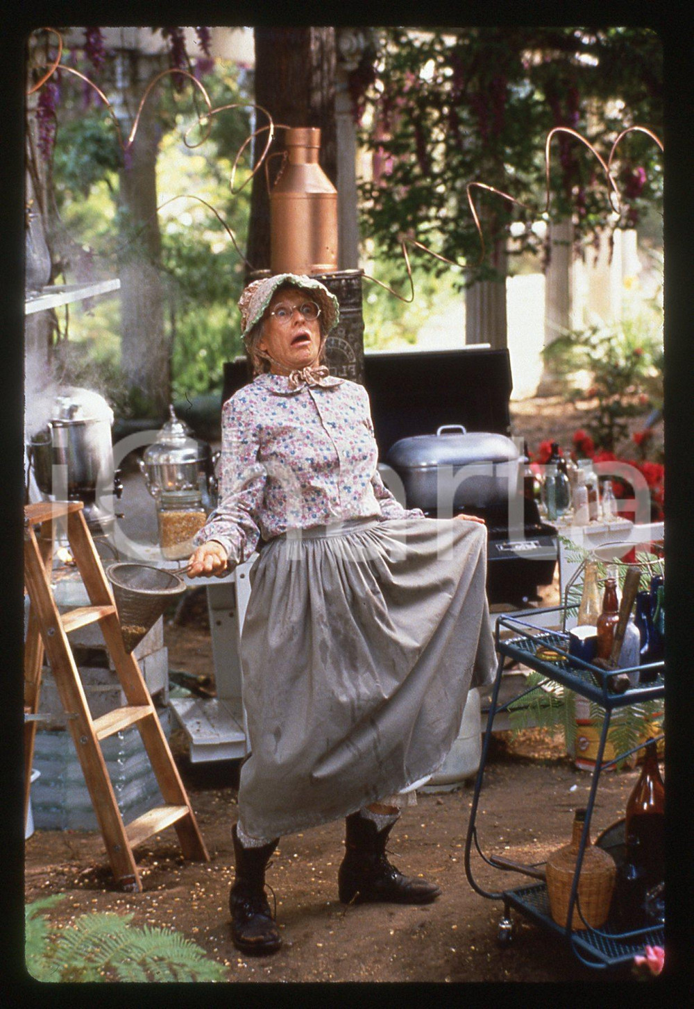35mm vintage slide* 1993 Film The Beverly Hillbillies Cloris LEACHMAN - la nonna