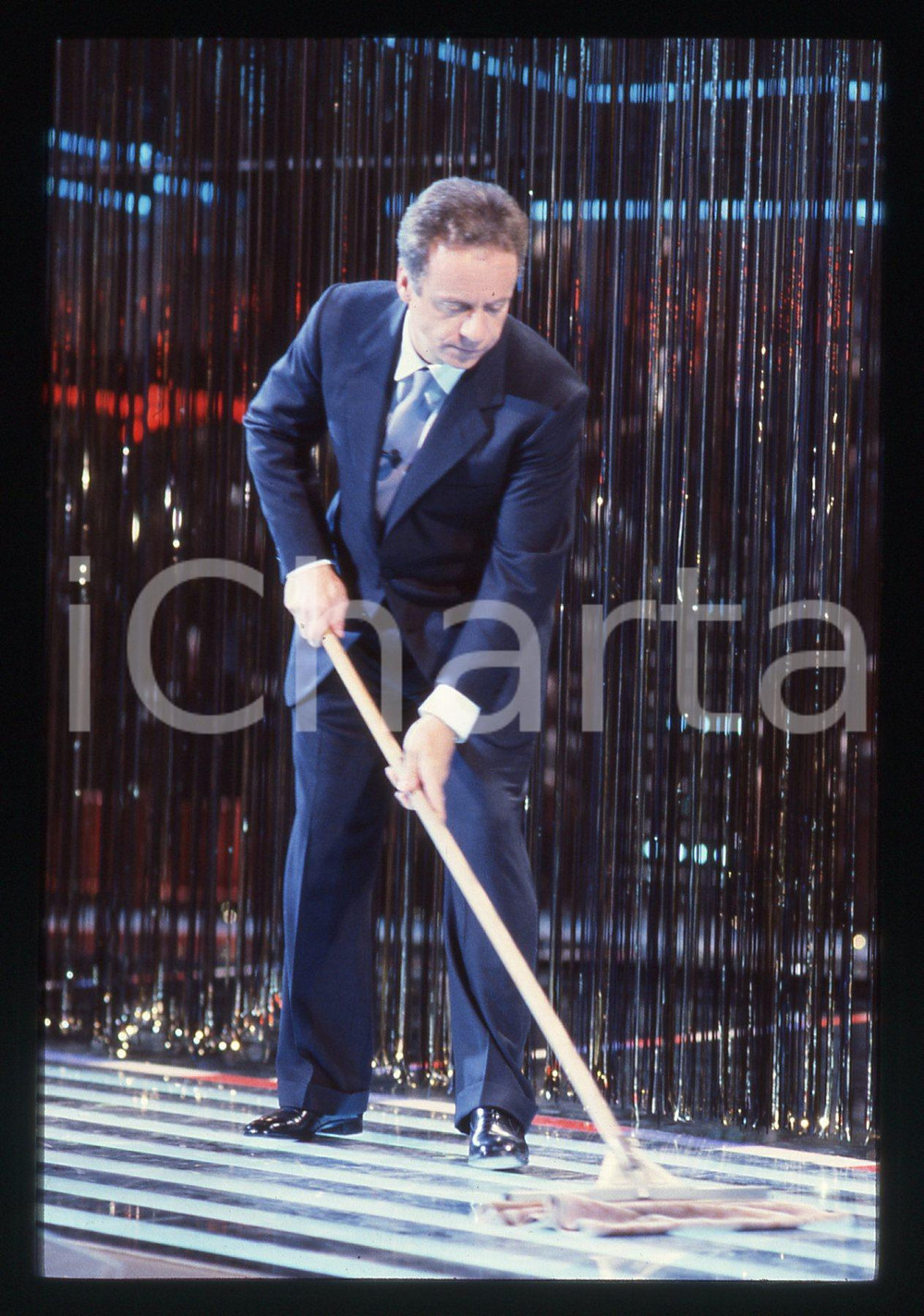 35mm vintage slide*1990ca Johnny DORELLI passa lo straccio sul palcoscenico