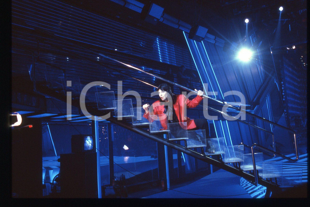 Fotografia d epoca originale 35mm vintage slide 1990ca Renato ZERO si esibisce in concerto 1