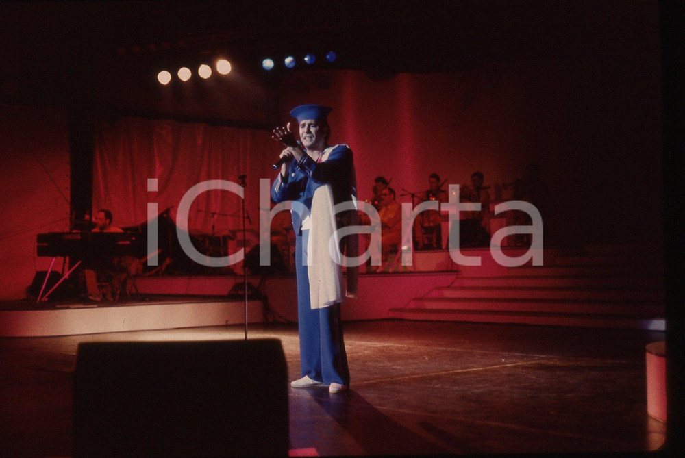 35mm vintage slide* 1990 Viareggio Renato ZERO canta "No! Mamma,no" (7)