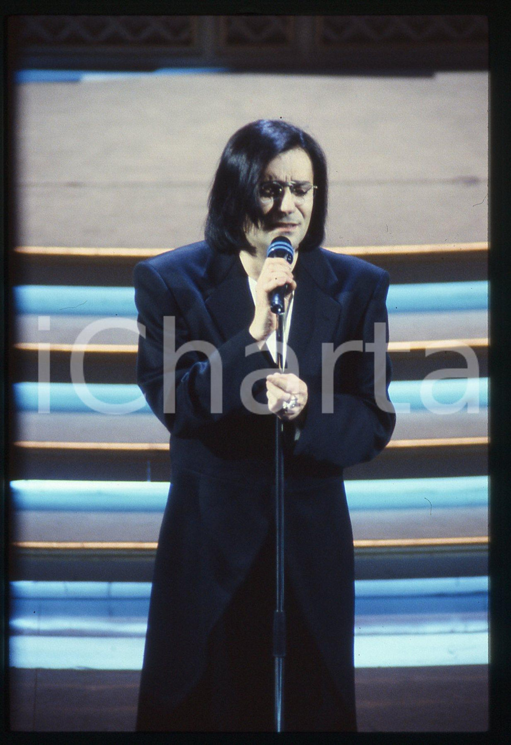 Fotografia d epoca originale 35mm vintage slide 1990ca Ritratto di Renato ZERO sul palcoscenico 12 1