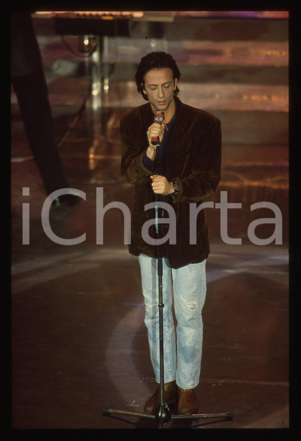 35mm vintage slide* 1990ca il cantante RAF durante un'esibizione