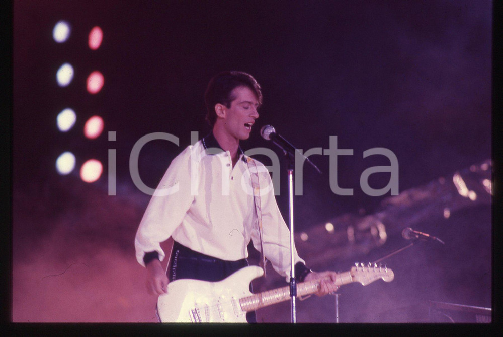 35mm vintage slide* 1985ca il cantante RAF durante un concerto (3)