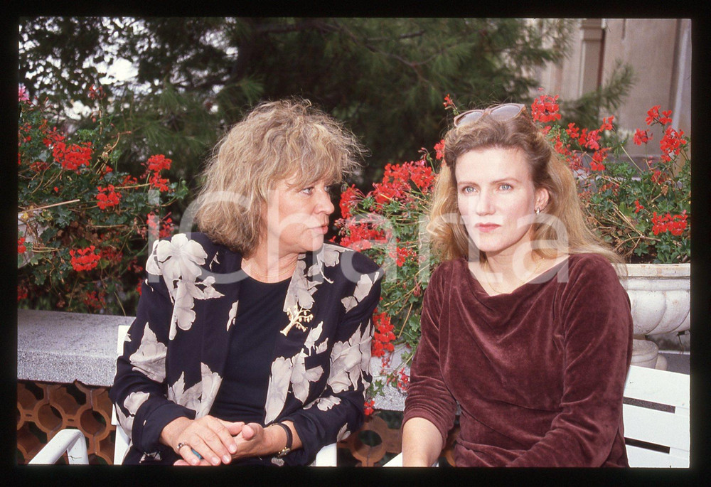 35mm vintage slide* 1985ca Barbara SUKOWA con regista Margarethe VON TROTTA