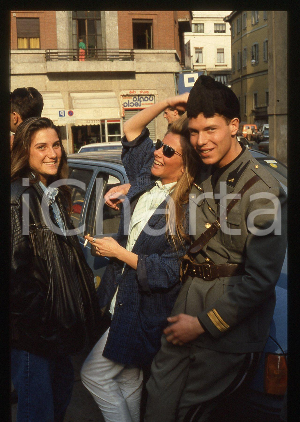 35mm vintage slide* 1988 MILANO Film Miss Arizona regia Pal SANDOR - fuori set