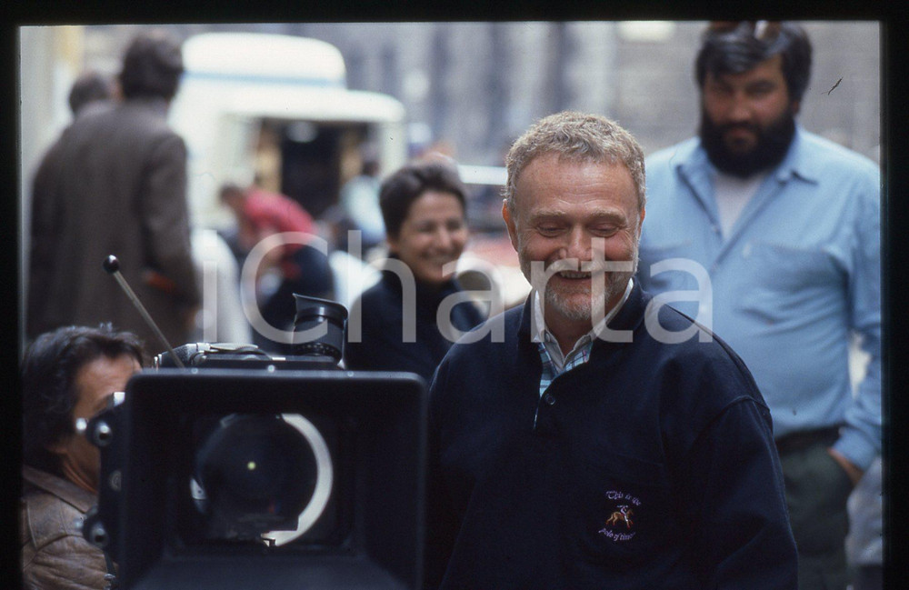 35mm vintage slide* 1988 MILANO Miss Arizona il regista Pal SANDOR sul set (8)