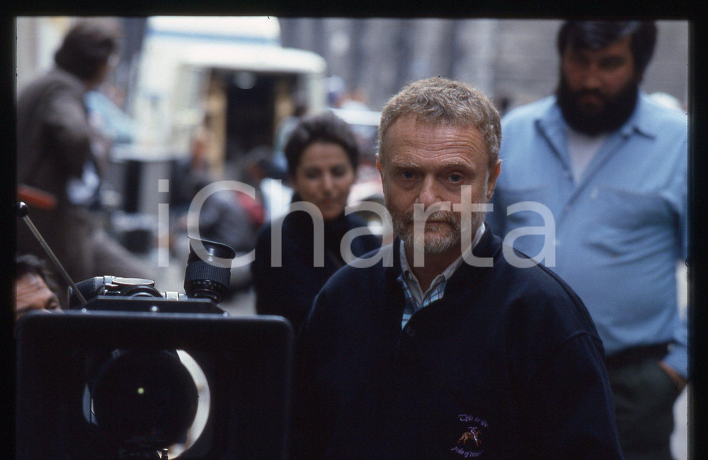 35mm vintage slide* 1988 MILANO Miss Arizona il regista Pal SANDOR sul set (11)
