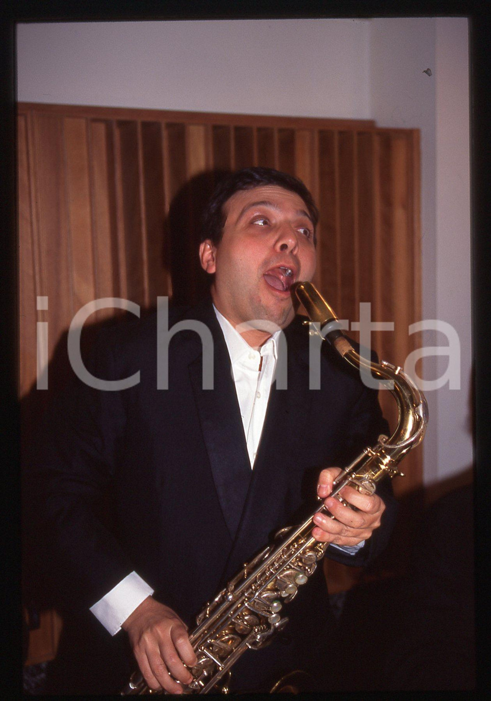 35mm vintage slide*  1990ca Piero CHIAMBRETTI scherza con il sassofono