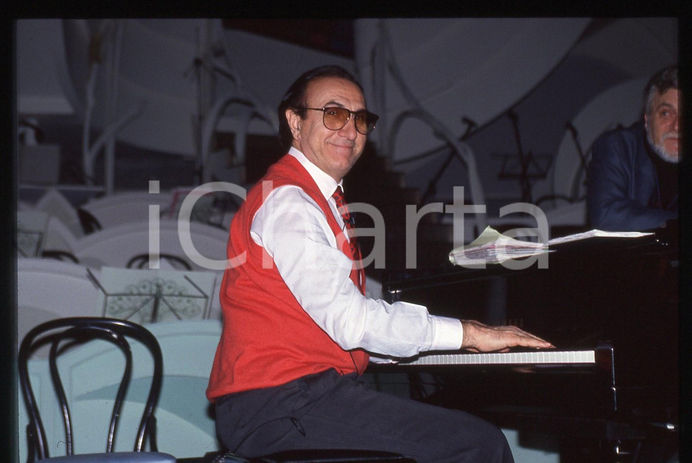 Fotografia d epoca originale 35mm vintage slide 1990ca Pippo BAUDO al pianoforte 1
