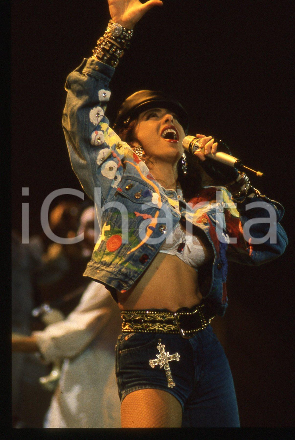 Fotografia d epoca originale 35mm vintage slide 1990 ca Sabrina SALERNO in concerto 2 1