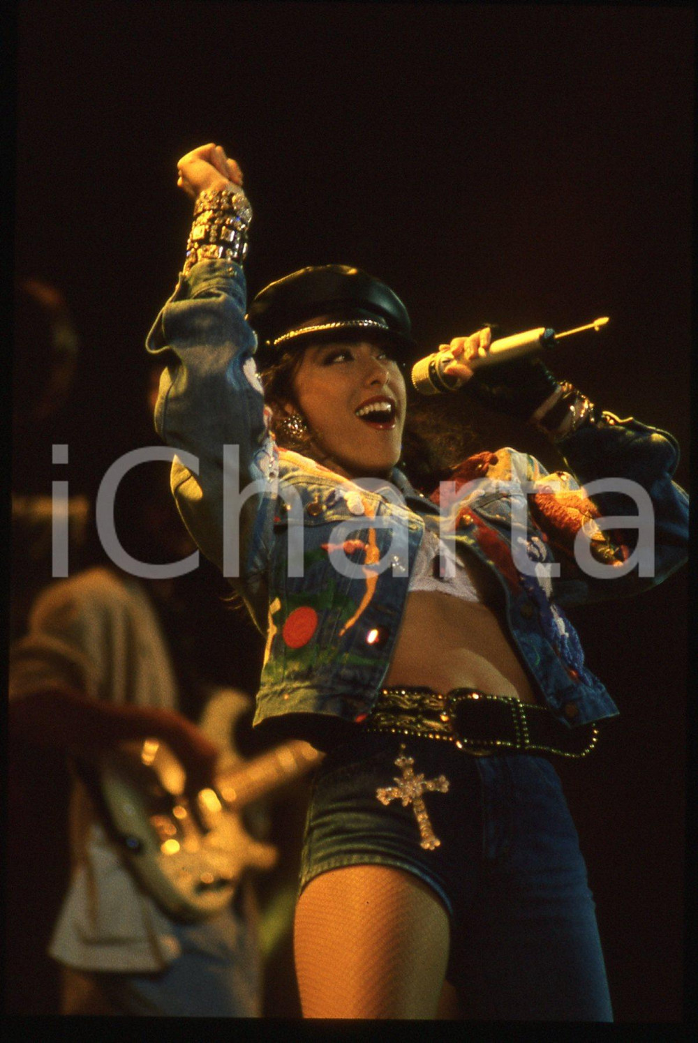 Fotografia d epoca originale 35mm vintage slide 1990 ca Sabrina SALERNO in concerto 4 1