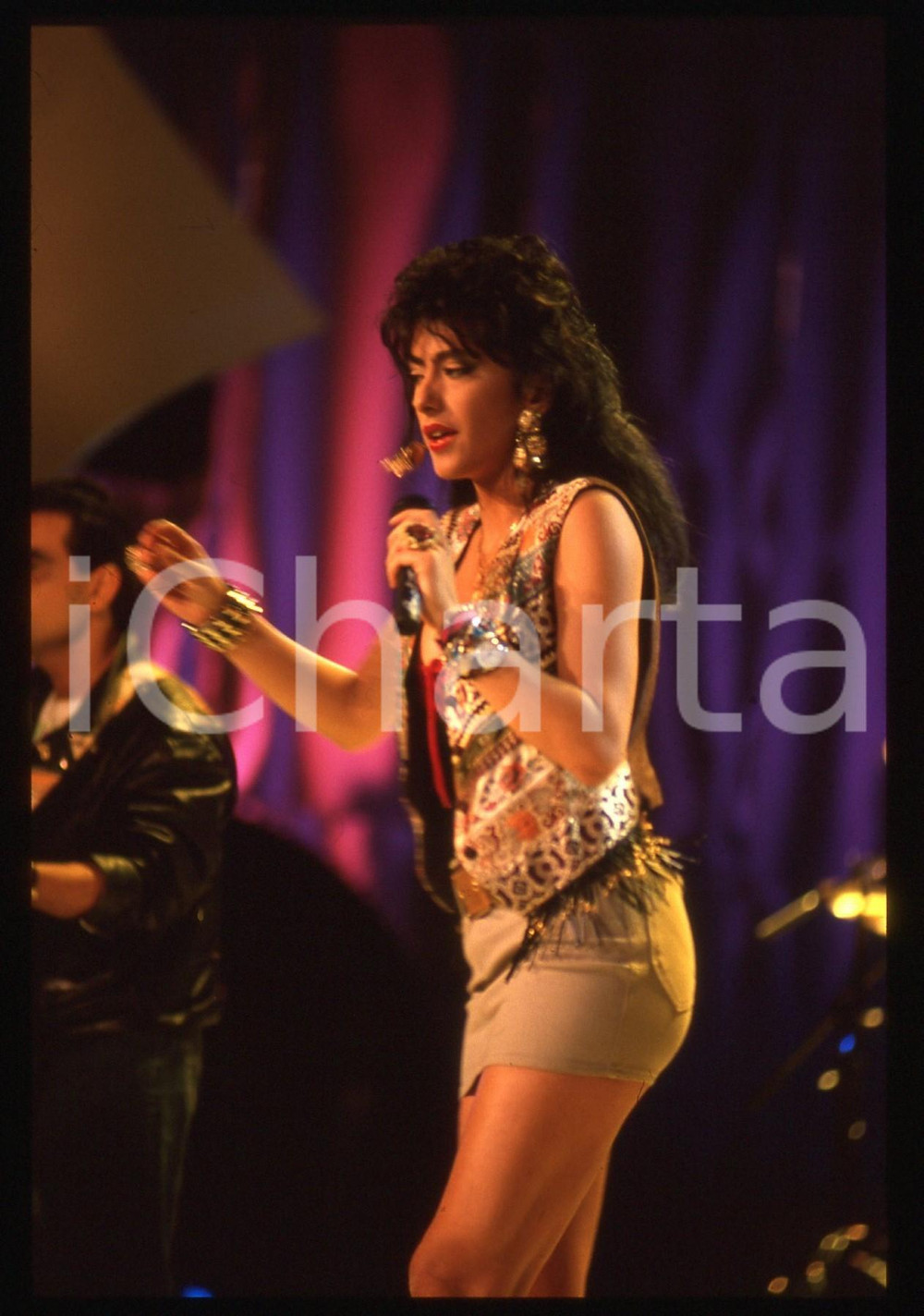 Fotografia d epoca originale 35mm vintage slide 1988 SAINT VINCENT Sabrina SALERNO sul palco 1