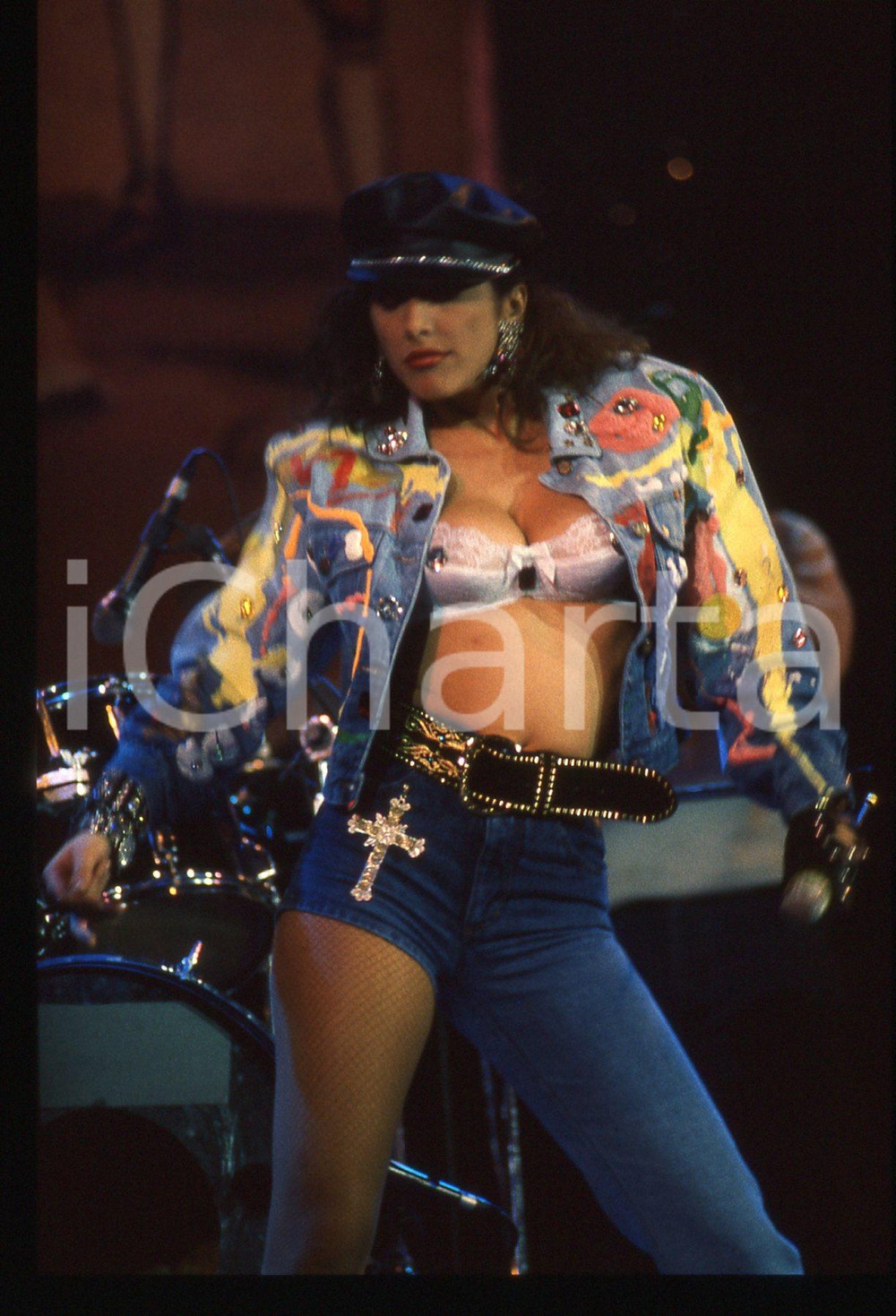 Fotografia d epoca originale 35mm vintage slide 1990 ca Sabrina SALERNO in concerto 26 1