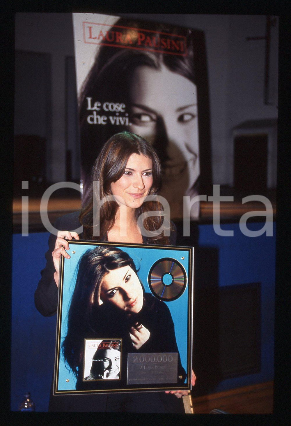 35mm vintage slide* 1996 Laura PAUSINI disco di Platino per "Le cose che vivi"