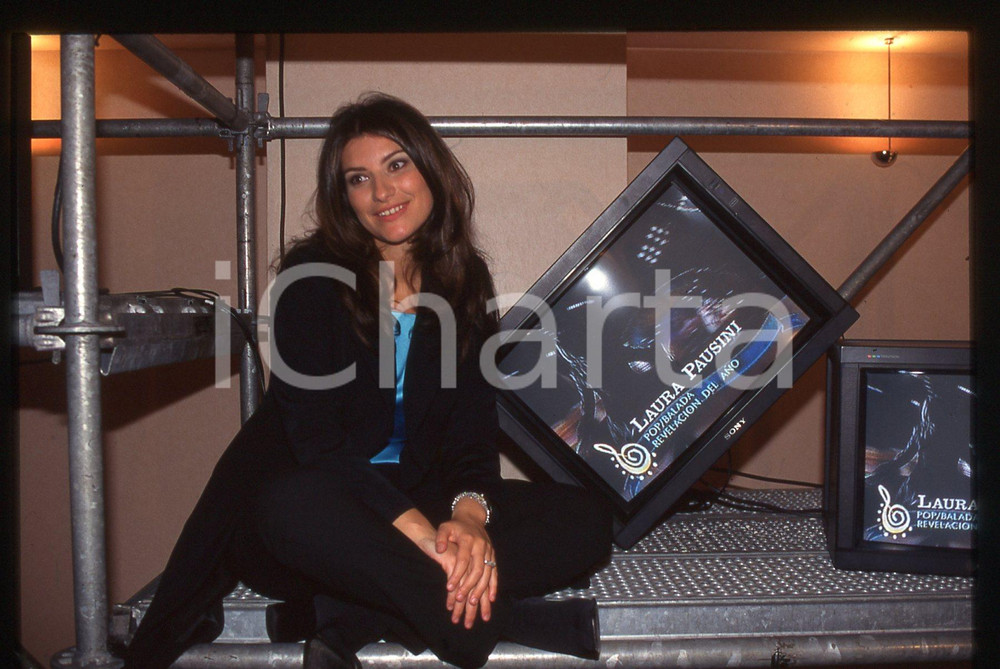 35mm vintage slide* 1995ca SPAGNA Ritratto di Laura PAUSINI (2)