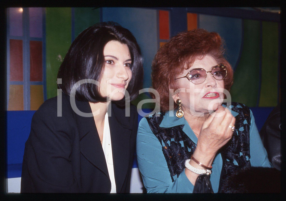 35mm vintage slide* 1994 Festival SANREMO Laura PAUSINI e Nilla PIZZI (3)