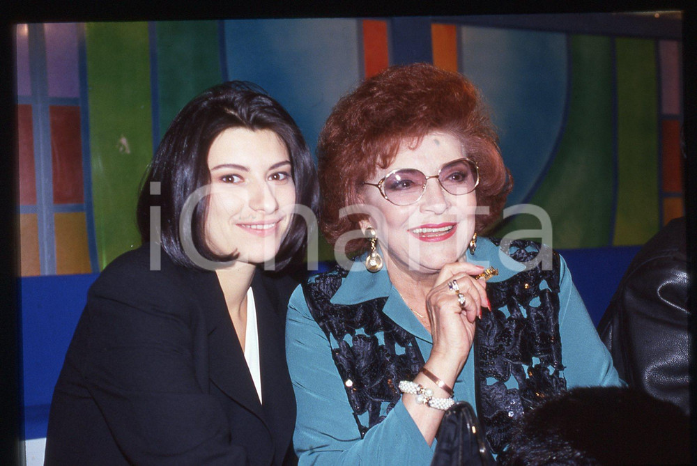 35mm vintage slide* 1994 Festival SANREMO Laura PAUSINI e Nilla PIZZI (5)