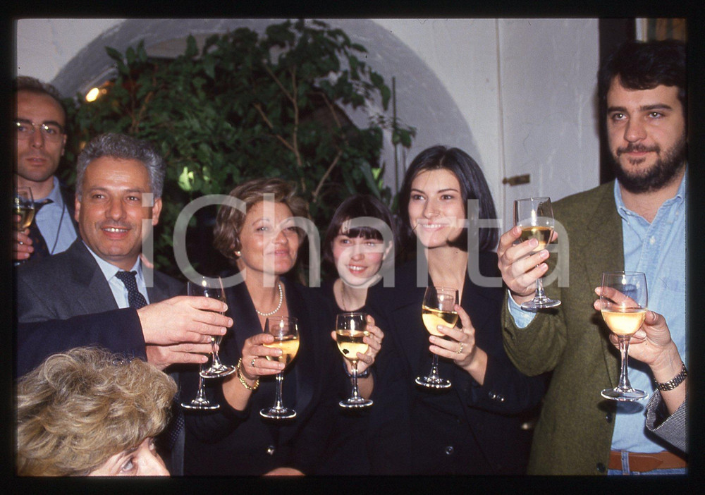 35mm vintage slide* 1994 SANREMO Laura PAUSINI festeggia con la famiglia