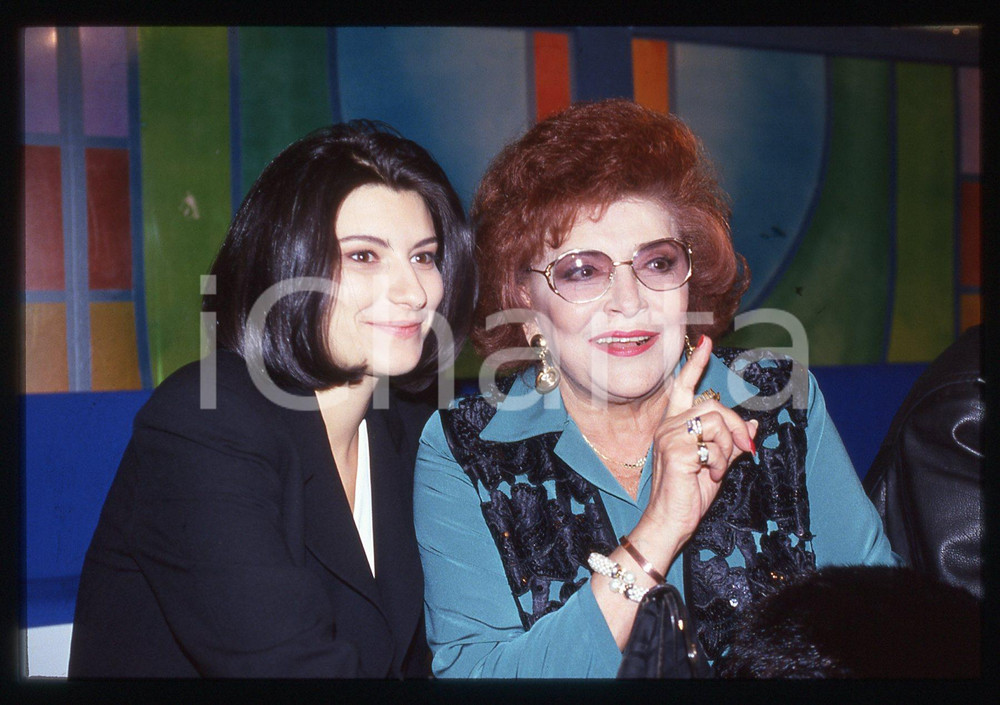 35mm vintage slide* 1994 Festival SANREMO Laura PAUSINI e Nilla PIZZI (7)