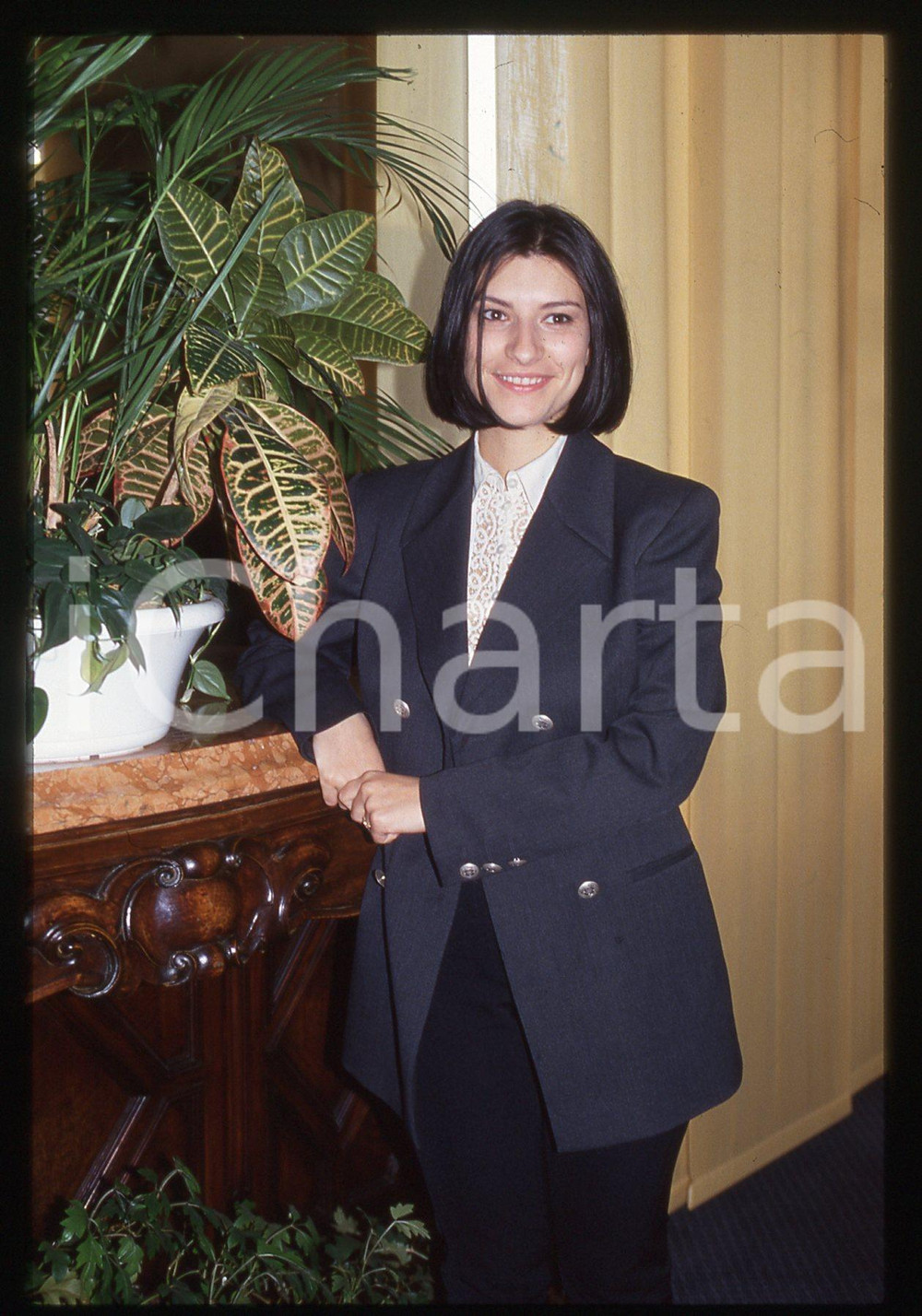35mm vintage slide* 1994 SANREMO Ritratto di Laura PAUSINI (3)