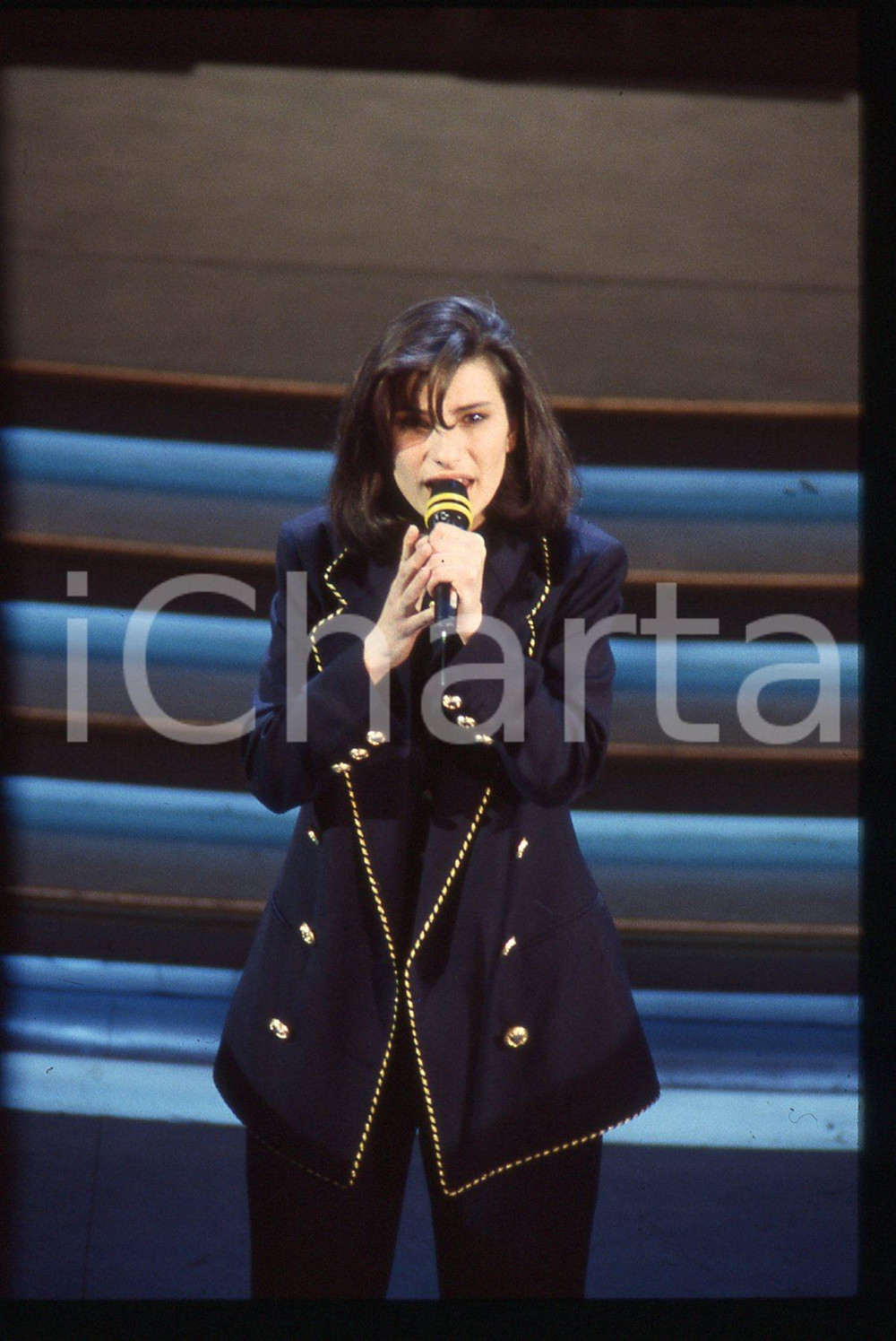 35mm vintage slide* 1993 Festival di SANREMO Laura PAUSINI canta "La Solitudine"
