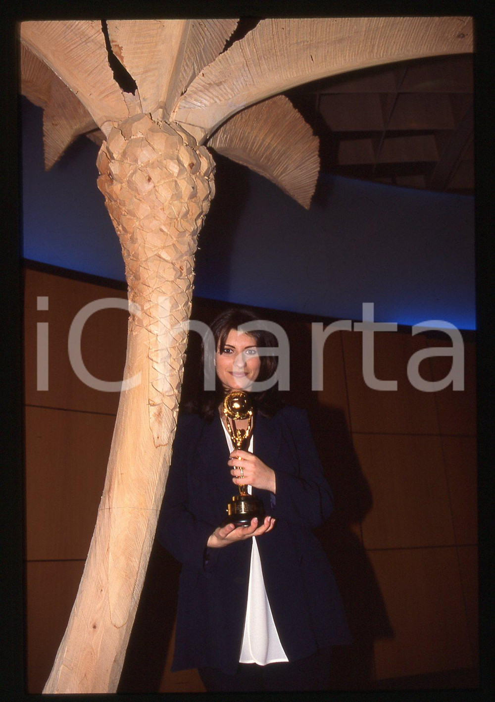 35mm vintage slide* 1995 MONTECARLO Laura PAUSINI premiata al Music Festival (2)