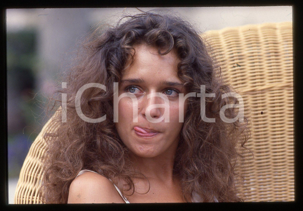35mm vintage slide* 1990ca Ritratto curioso di Valeria GOLINO