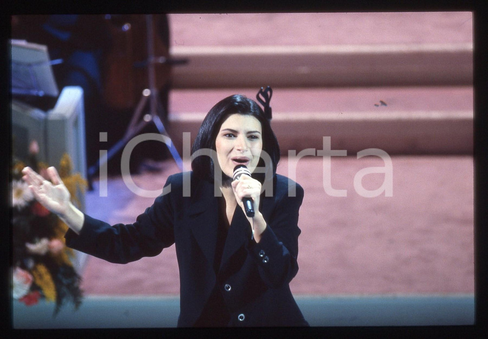 Fotografia d epoca originale 35mm vintage slide1994 Festival SANREMO Laura PAUSINI canta  Strani Amori 8 1