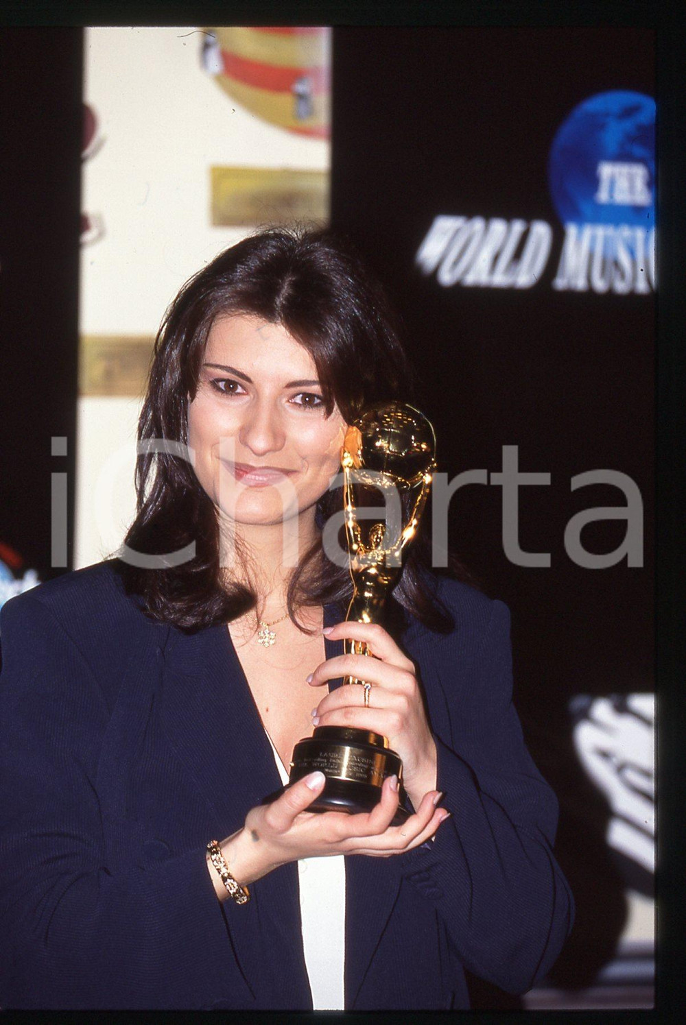35mm vintage slide* 1995 MONTECARLO Laura PAUSINI con il World Music Award (3)