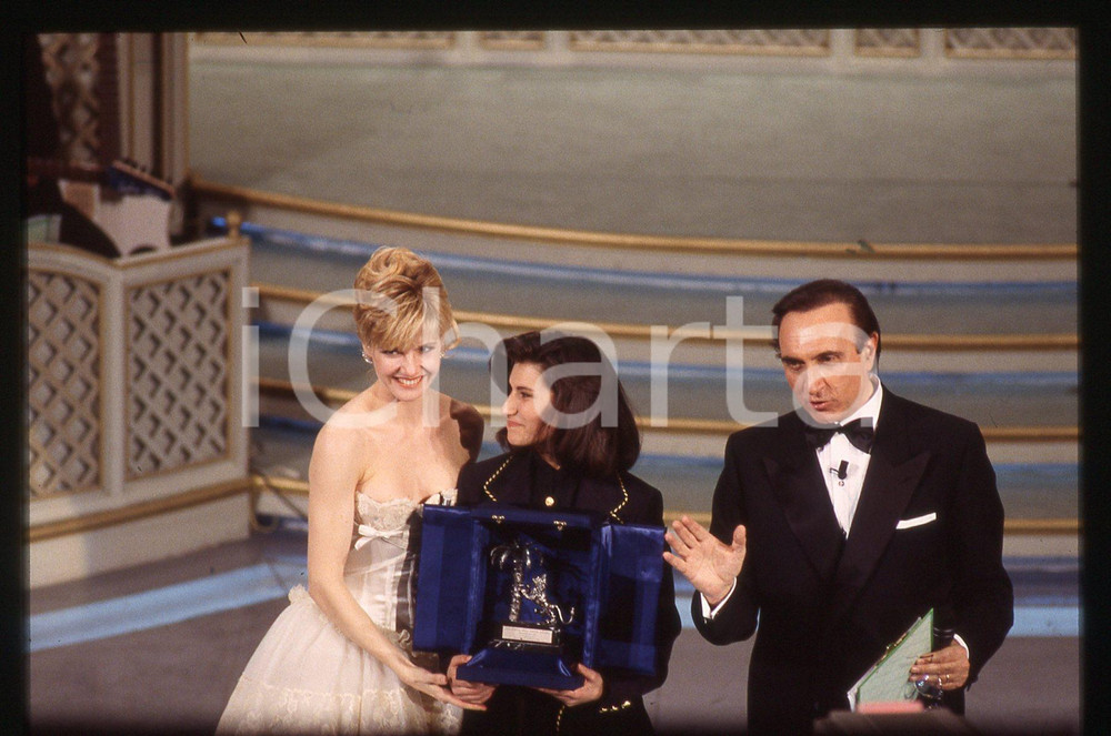 Fotografia d epoca originale 35mm vintage slide 1993 Festival SANREMO Laura PAUSINI e Lorella CUCCARINI 5 1