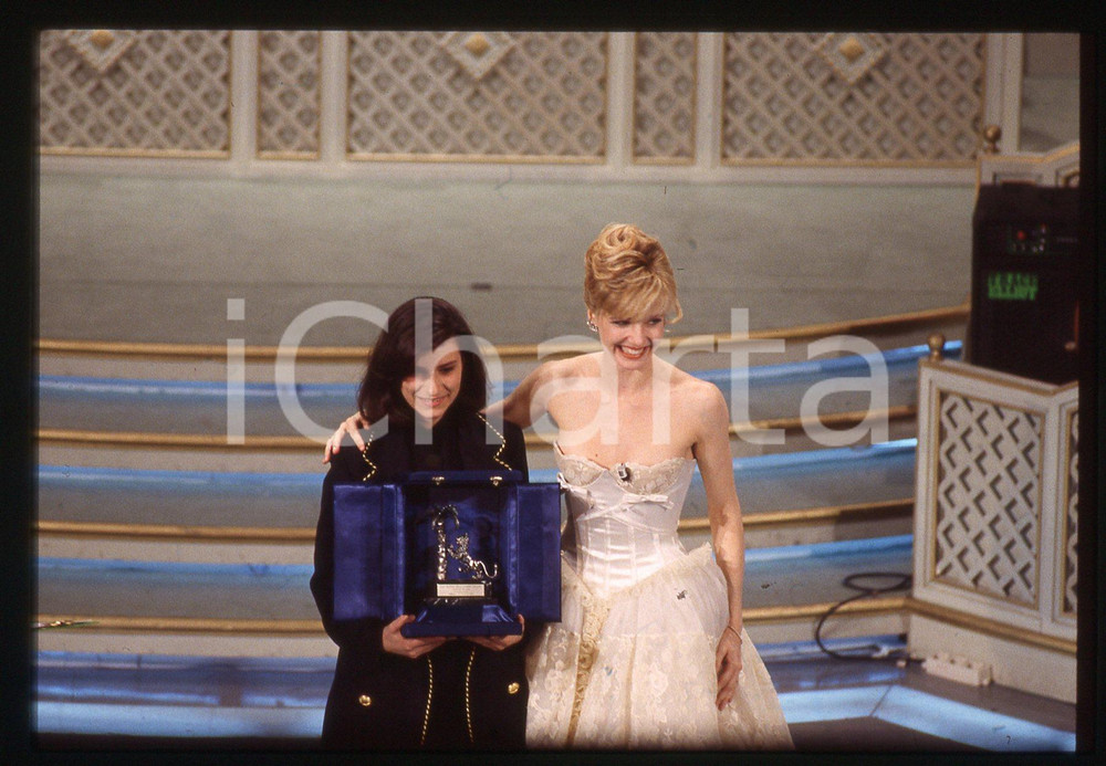 35mm vintage slide* 1993 Festival SANREMO Laura PAUSINI e Lorella CUCCARINI (6)