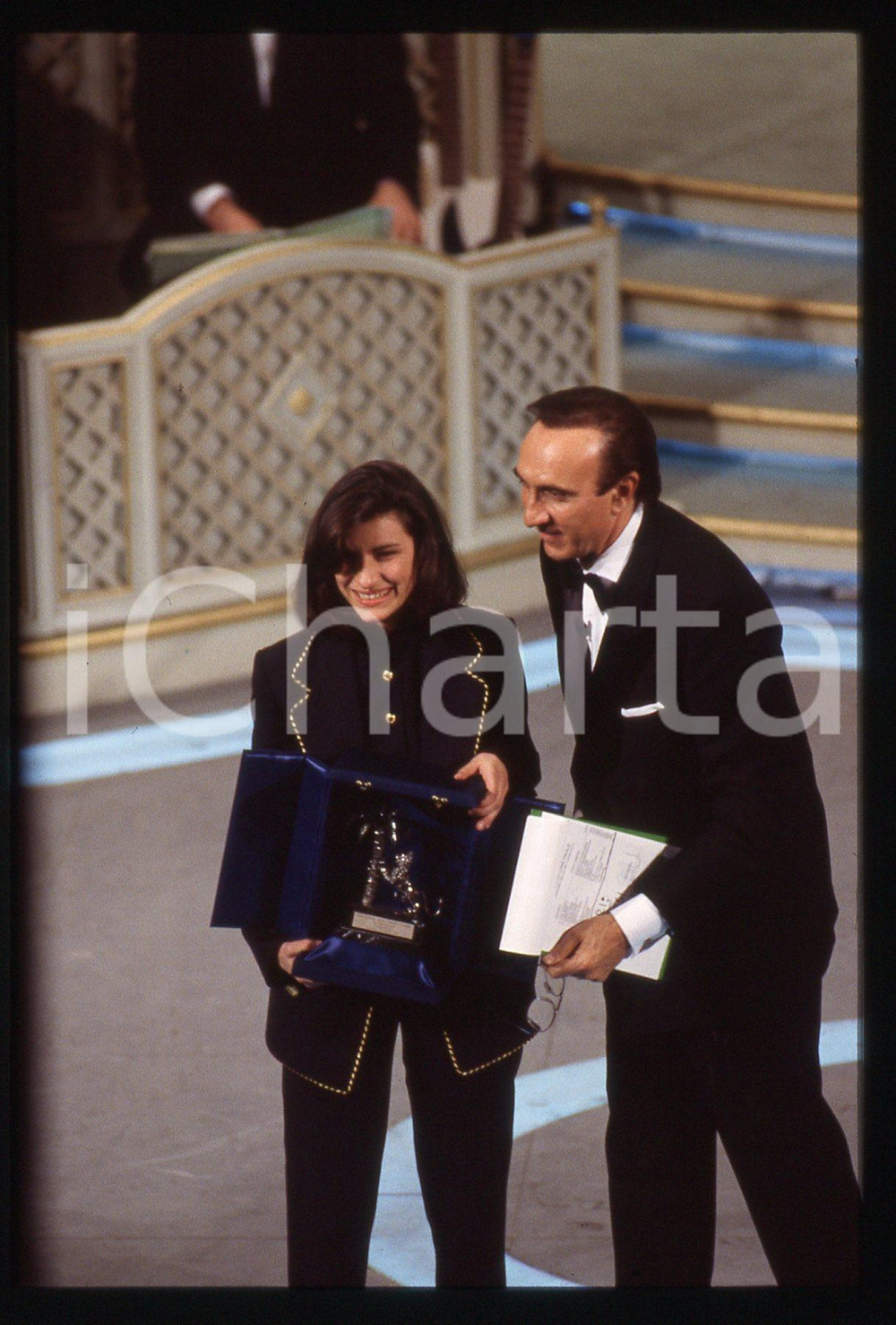 Fotografia d epoca originale 35mm vintage slide 1993 Festival di SANREMO Laura PAUSINI e Pippo BAUDO 3 1